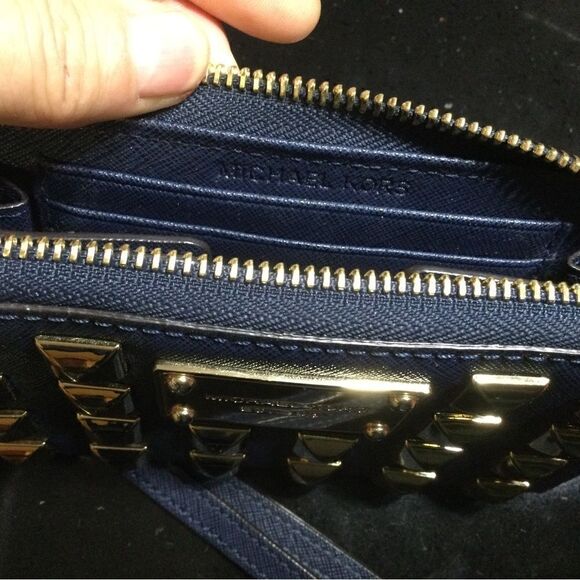 MICHAEL KORS Wristlet  - Picture 8 of 13